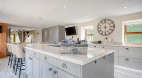 Luxury Home, The Residence Sleeps 10, 2 Hot Tubs & Scenic Views near Durham & Bishop Auckland - Image 5