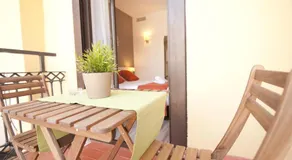 Hostal Live Barcelona - Image 4