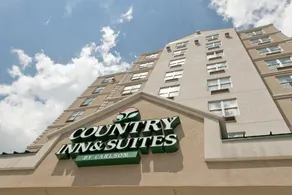 Queens County Inn and Suites Long Island City - Image 5
