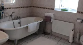 Kents guesthouse accommodation - Image 2