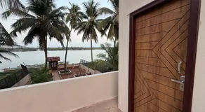 Tri Riverfront Homestay - Image 5