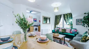 Pinley Place Serviced Apartment - Charming 2Bed Retreat Coventry - Image 2