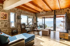 Lovely 4-bed Villa in Kamena - Image 4