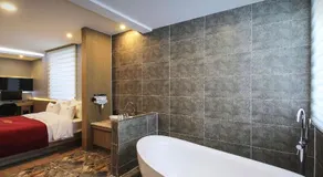 No.1 New Yorker Hotel - Image 2