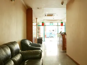 Amrise Hotel - Image 2