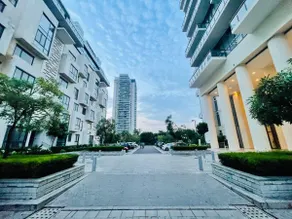 Lovely 1- Bedroom in a 2 BHK apartment - Image 2