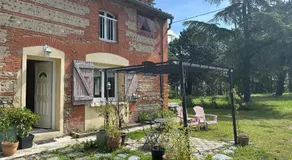 Hébergement TRAVAILLEURS Avec Clim réversible , Wifi satellite , TV 55 pouces Netflix, Prime, Disney, très grand Parking, 80 m2, 4 à 5 personnes - Image 4