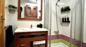 Apartamento a 1 Min de Playa Calypso con Terraza - Image 2