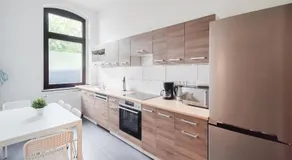 Tolstov Apartments - City Apartments with 2 , 3 and 6 Rooms - 15 Min to Messe DUS and Old Town DUS - Image 2