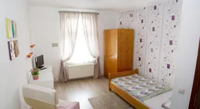 Rael-Boardinghouse - Image 2