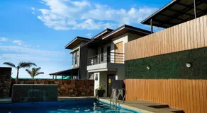 Elmarie Beach Resort - Image 2