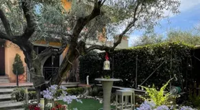 Aurelia Garden Gold B&B - Image 4