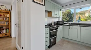 Exeter Heights - Short Stays UK Ltd - Image 5