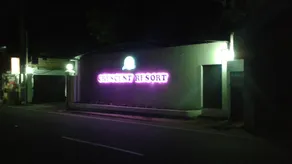 crescent resort - Image 5