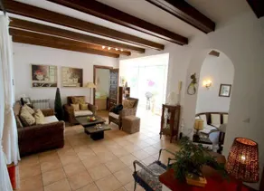 HERMOSO CHALET CON ESPECTACULARES VISTAS AL MAR - Image 4