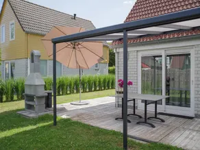 Sunny Garden Stay near Sea - Image 3