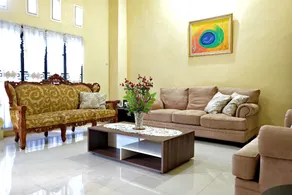 SPOT ON 2845 La Reso Homestay Syariah - Image 3
