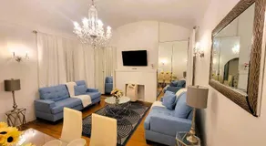 Spacious 5BR Private Home 5 minutes to Rodeo Drive with Hot Tub Spacious Backyard Parking - Image 2