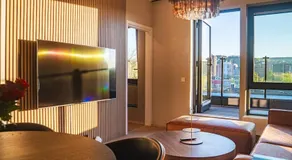 Modern apartment with balcony and view - Image 2