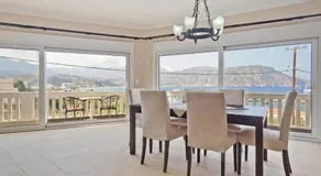 Lux Sea View Apartment - Image 3