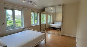 Charming Urban Retreat - Image 2