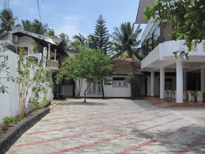 crescent resort - Image 3