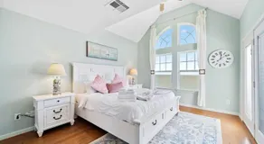 Stunning bayfront home with spacious deck and incredible Galveston Bay views - Image 4