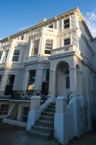 Congress Apartments - Image 4