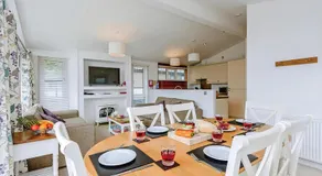 Exquisita casa rural apropiada para familias con terraza y jacuzzi | Al lado de la playa - Image 4