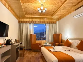 Snow Apple Resort By West Western - A Luxury Mountain Retreat #Centrally Heated & Air Cooled #Swimming Pool - Image 5