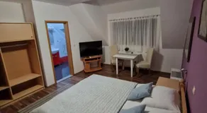 Guest House Wolf - Image 2