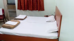 Goroomgo Kashi Inn Near Cantt Railway Station Varanasi - Image 1