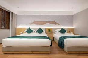 Floral Hotel- Lotus Pond Moonlight Hotel Shaoxing Keyan Scenic Area - Image 4