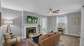 The Huron Charmer-4 BD and Yard - Image 2