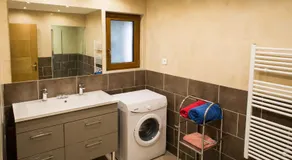 Maison avec jardin et barbecue - Image 2