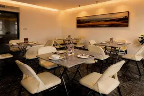 a1 Art Hotel - Image 3