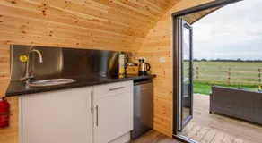 Little Meadow Pods with Hot Tub - Image 5