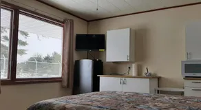 Super Nights Inn - Image 2