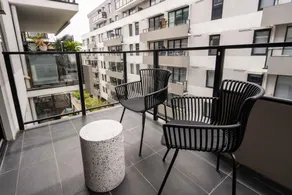 Idyllic 1-Bed Near Popular Shopping Streets - Image 3