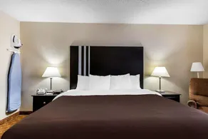 Comfort Inn - Image 2