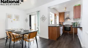 Modern Minimalist Spacious 3br Blyth Home - Image 2