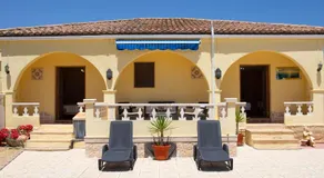 Fantastisk villa med stor privat pool, tennisbana och spelrum, enorm trädgård - Image 2