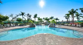 Serene Naples Retreat: Golf-Resort Pool-Tennis-Gym - Image 3