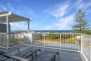 Beachfront Apt with rooftop spa across from Marcoola Beach - Image 3