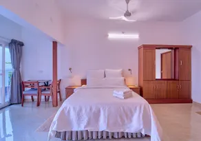 Alleppey Holiday Beach Resort - Sea View Rooms with Direct Beach Access - Image 2