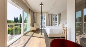 Hi Hotels Sirmione - Lakeview Pool  - Image 2