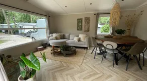 Wild Flower Wellness met privé Sauna en Hottub in prachtige tuin met overkapping - Image 3