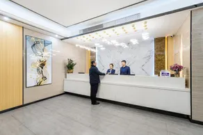 Huating Lijing Hotel - Image 3