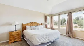 Roomy townhouse with full kitchen private hot tub & patio - near skiing - Image 2