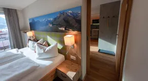 Triple room, shower or bath, toilet - Image 2